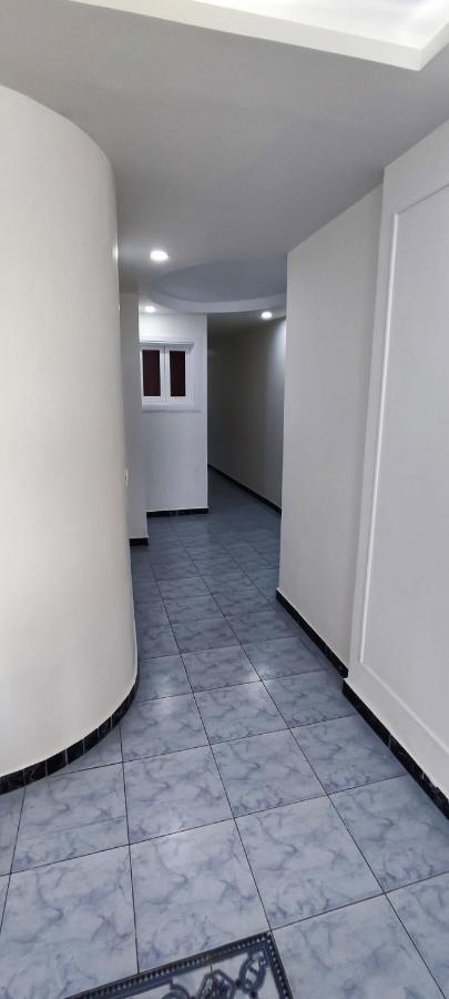 Zafero Families Only Apartment