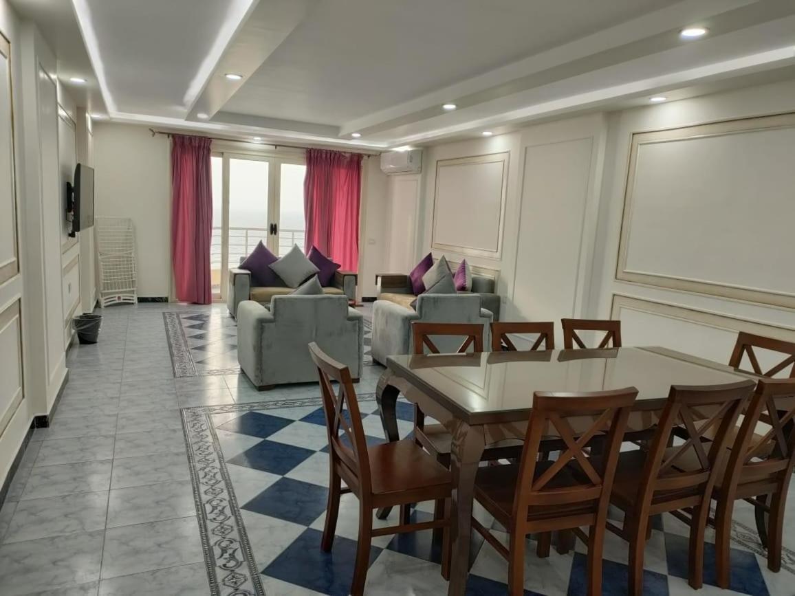 Zafero Families Only Apartment